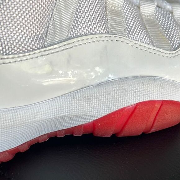 Air Jordan 11 Retro Low Men\'s Shoes Color White/Varsity Red Size 10 Authenticate